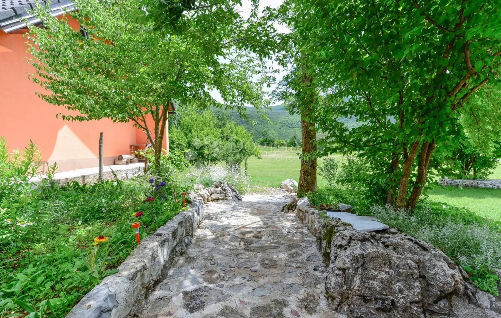 ogroman potencijal! - privatno imanje od 5 hektara s dvije kuće i bazenom - slika 7
