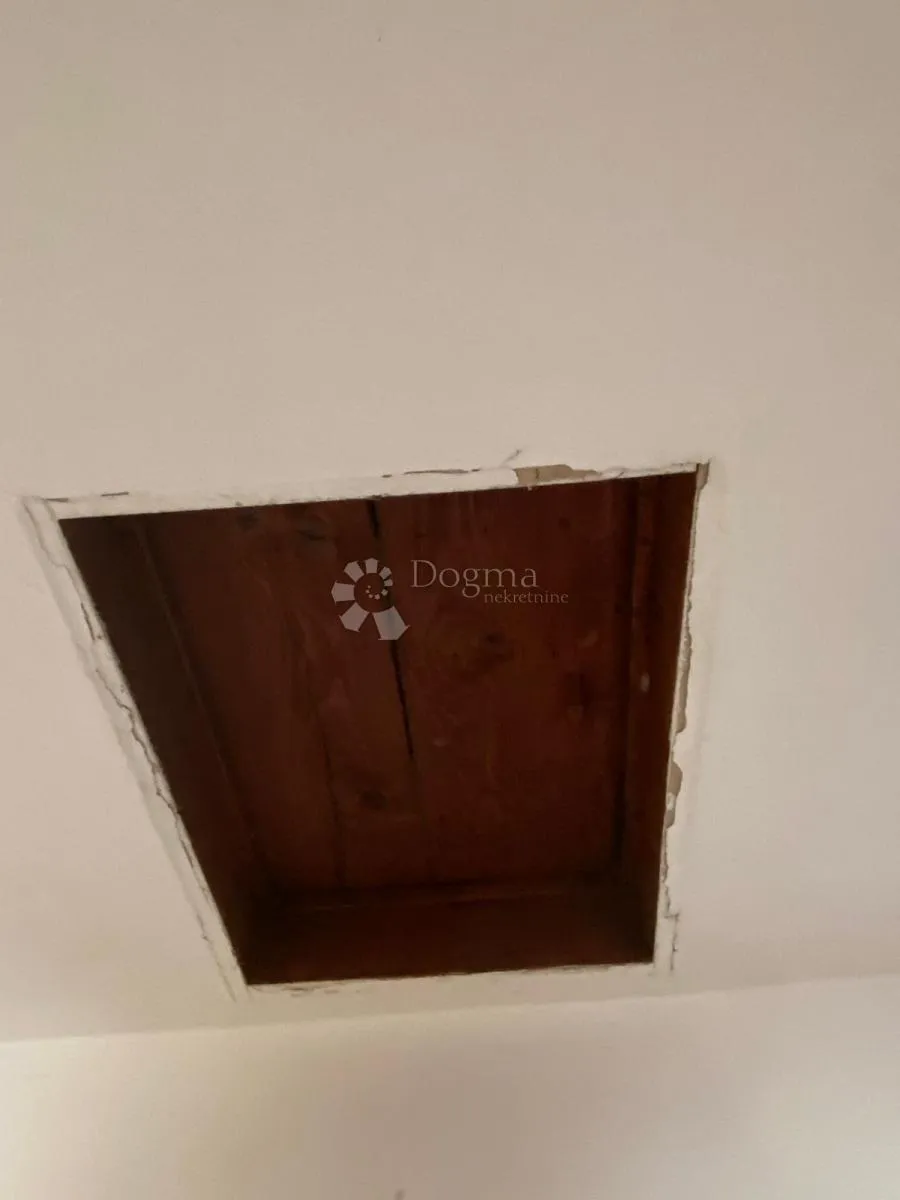 prodaja prostrane obiteljske kuće s dva odvojena stana – sesvete - slika 39