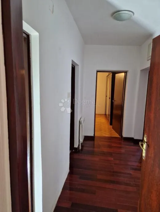 kuća za najam stranim radnicima 300m2 6 soba - slika 4