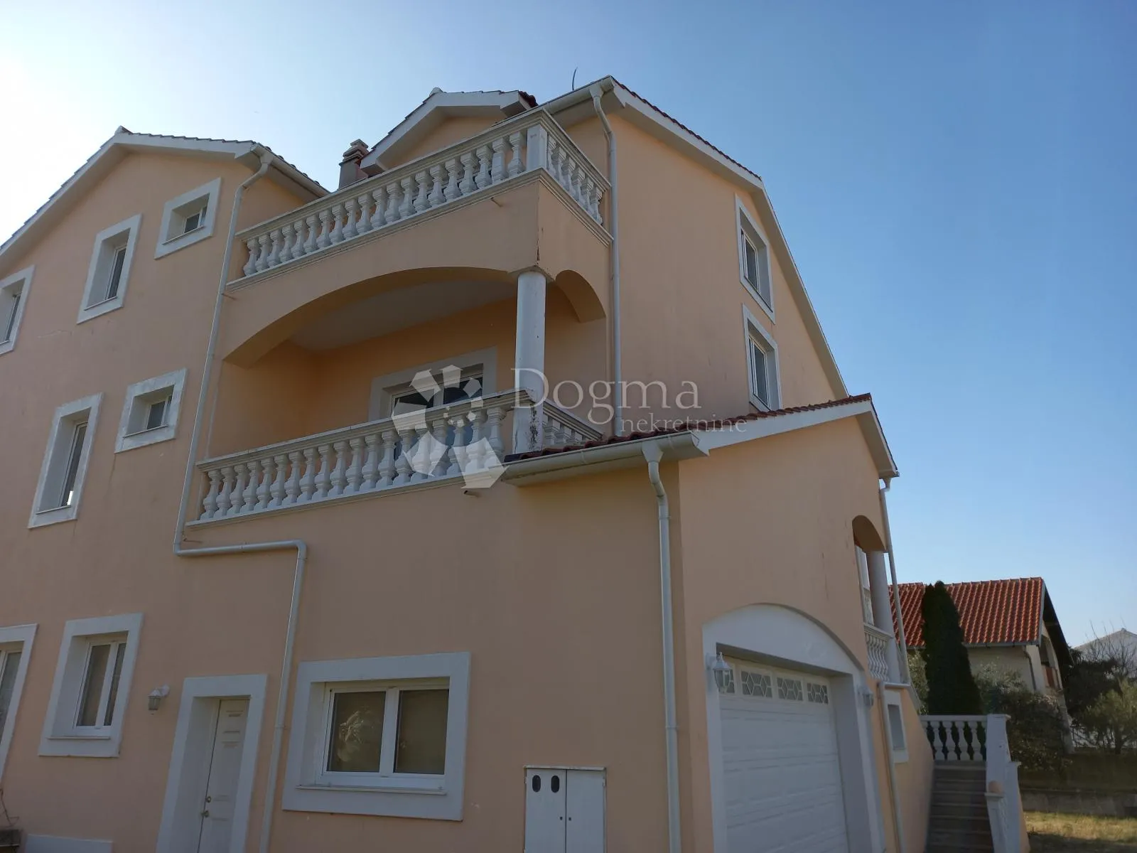vodice - kuća 800 m2 odlična prilika - slika 16