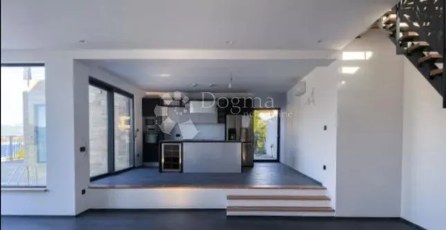 futuristička vila sa bazenom vii - slika 5
