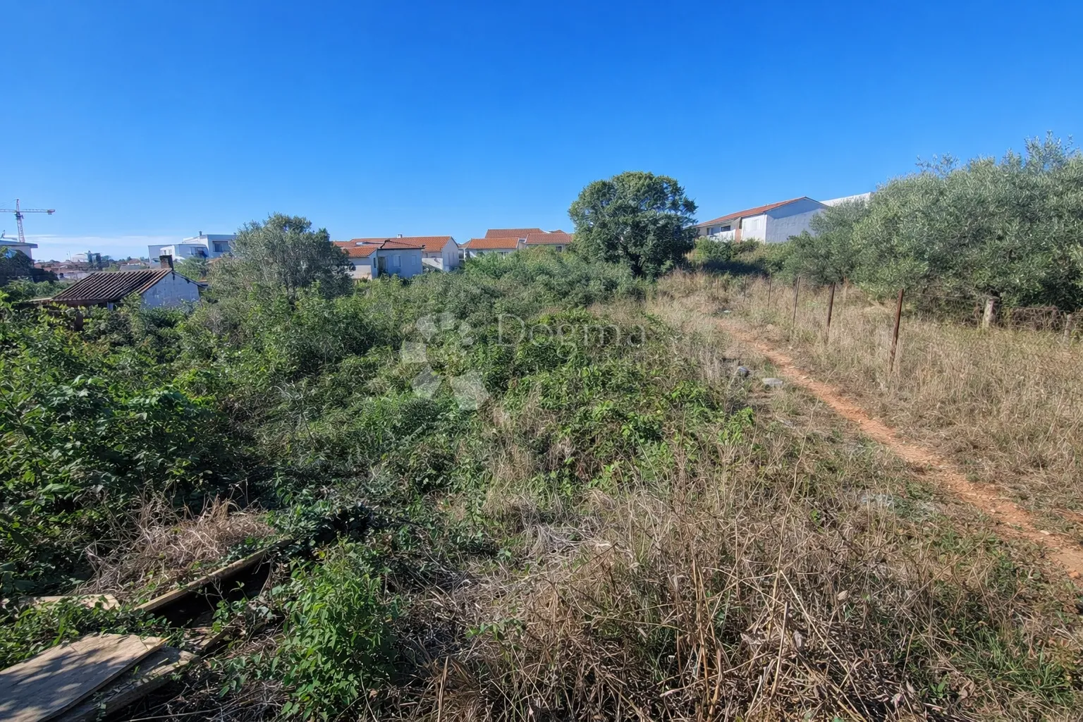 bili brig - građ.zemljište 1427 m2 - pogodno za 3 stamb.jedinice - slika 1