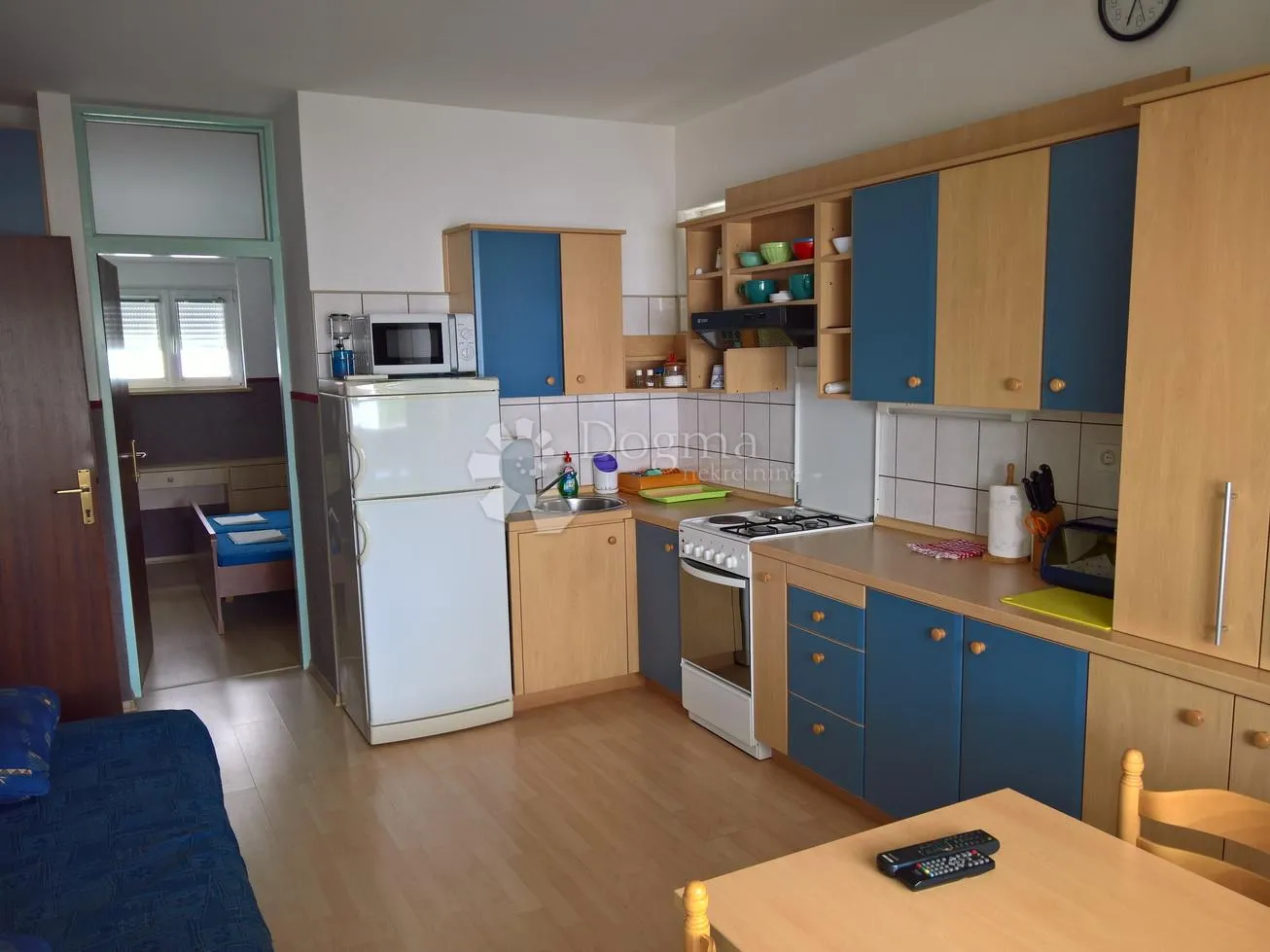 vir prodaje se apartman na atraktivnoj plaži 10 m od mora - slika 5
