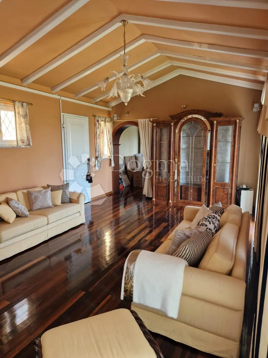 atraktivna villa sa pogledom na more - slika 19