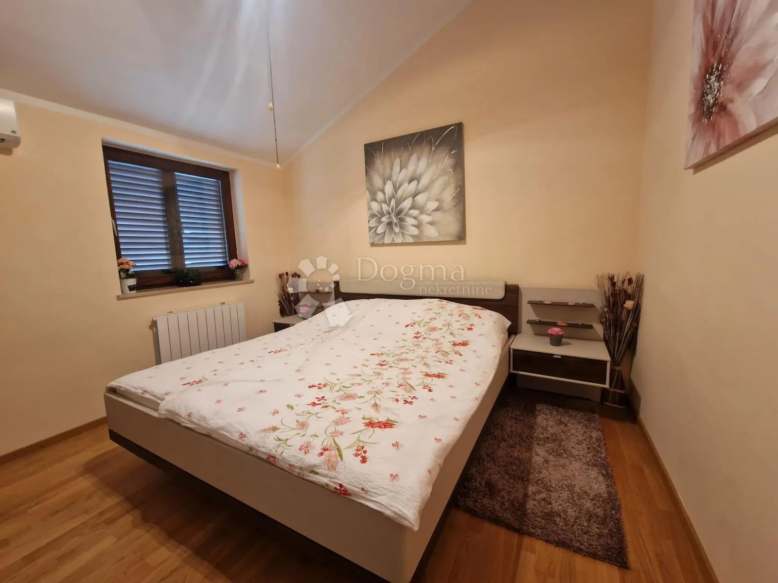 kuća s 4 apartmana - drugi red od mora - slika 81