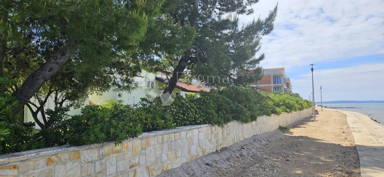 kuća + zemljište, 1. red uz more, ekskluzivna lokacija! - slika 10