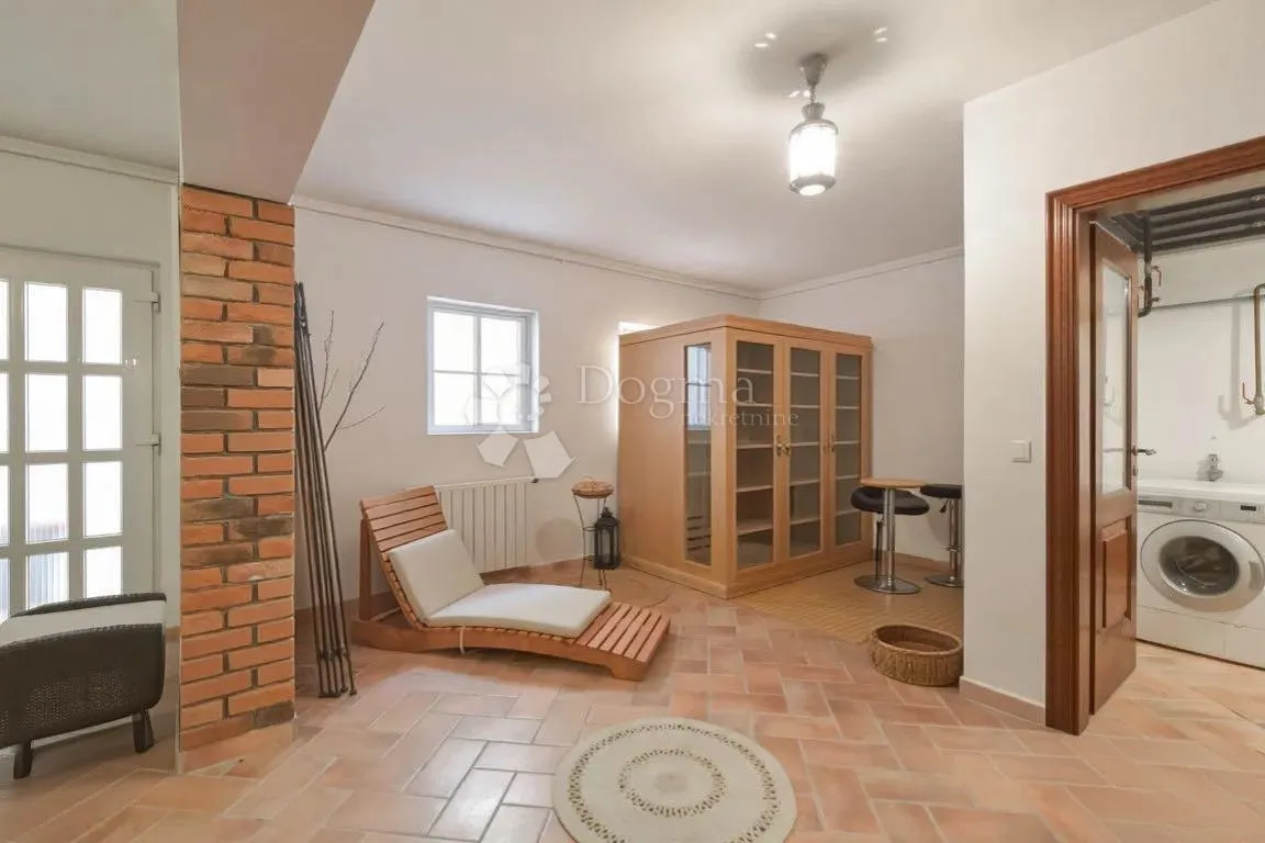granešina, obiteljska vila za prodaju - slika 20