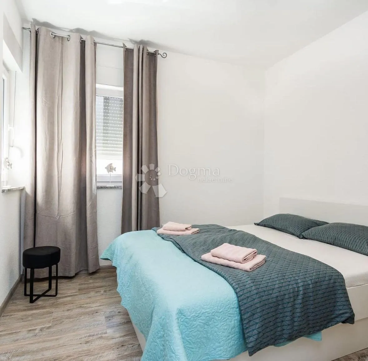 prodaje se kat kuće s dva moderno namještena apartmana centar vira - slika 15