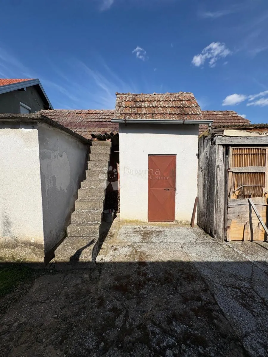 prekrasna mala kućica u bršadinu - slika 9