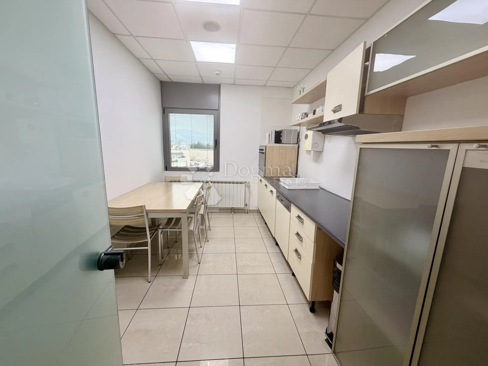 split, poslovni prostor 364 m2, dostupan odmah! - slika 10