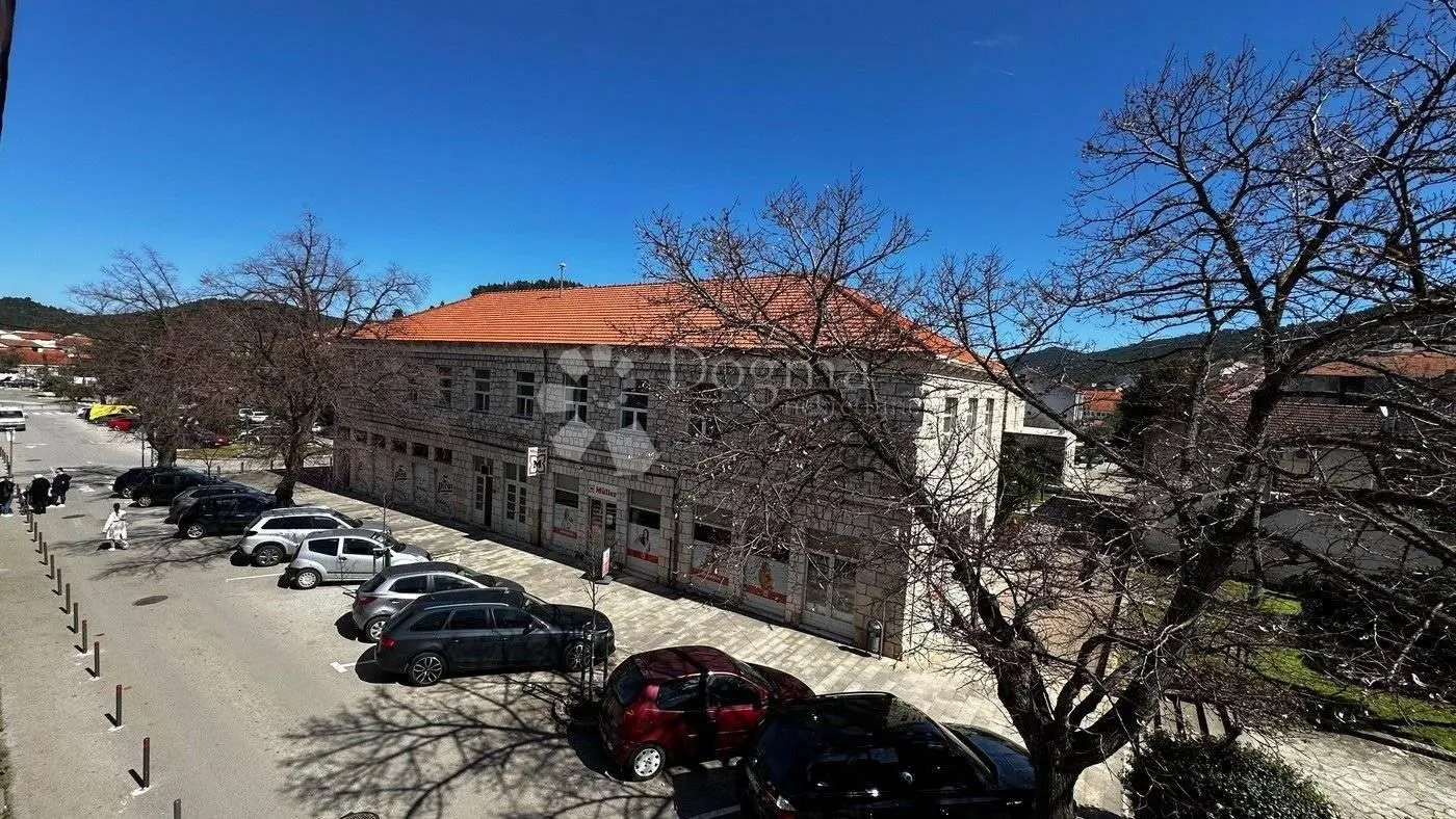 tradicionalna kamena obiteljska kuća sa minimalnom adaptacijom - slika 13