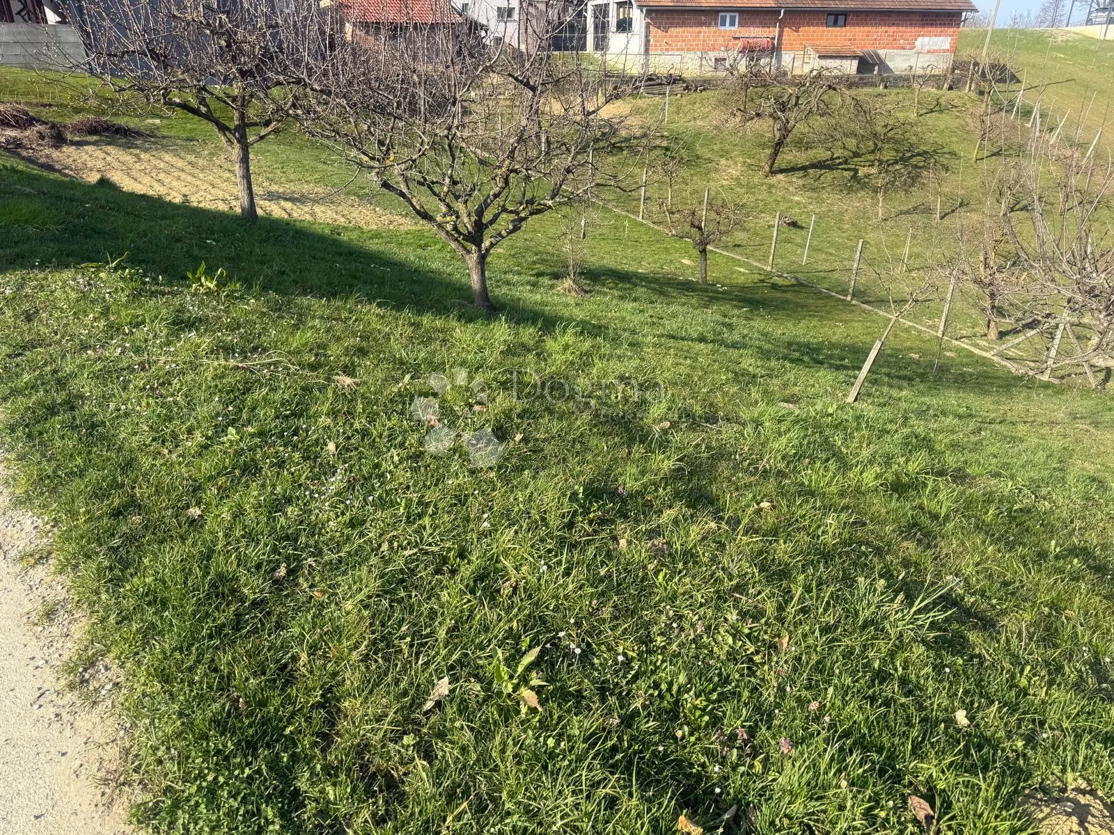 mir, priroda i 1245 m² za vaš dom - slika 1
