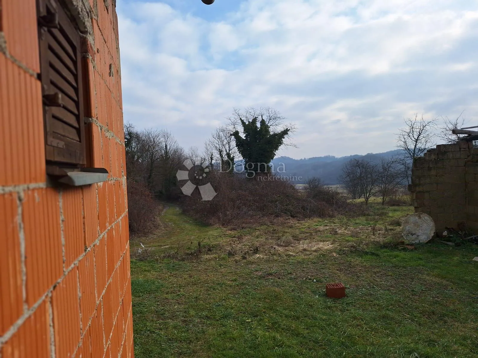 topusko novija kućica kraj rijeke i toplica - slika 9
