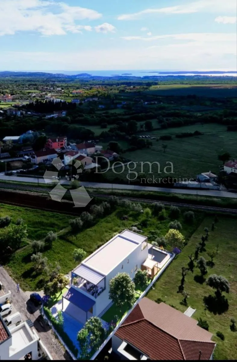 dvije ville s 2 bazena, pogled na more!!! - slika 13