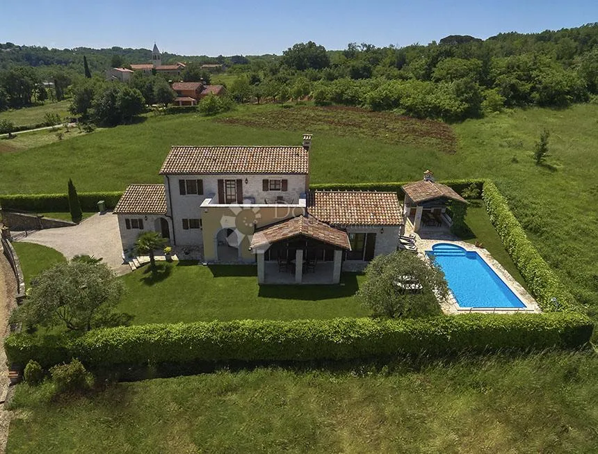 prekrasna kamena villa s bazenom sa panoramskim pogledom! - slika 2