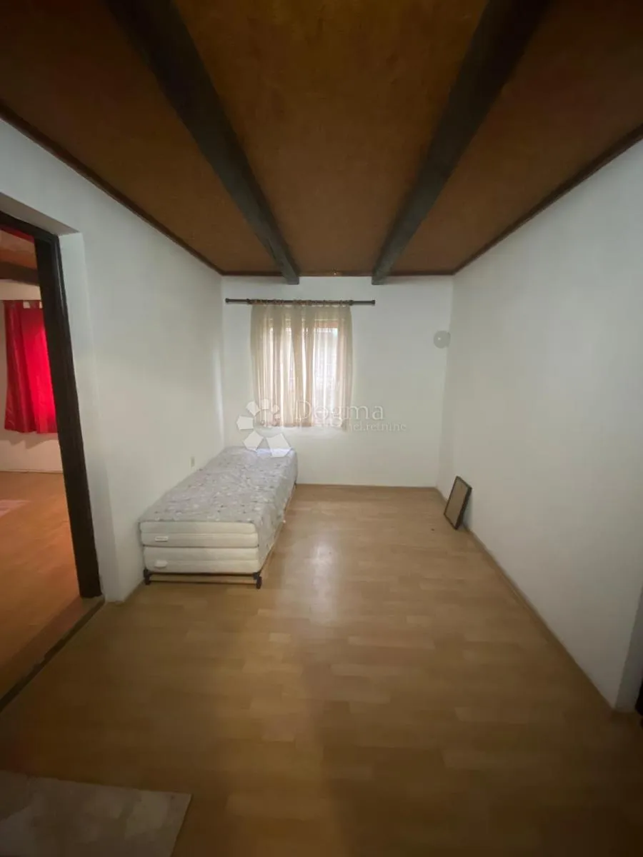 dvije kuće na jednoj parceli – mir, prostor i potencijal! - slika 28