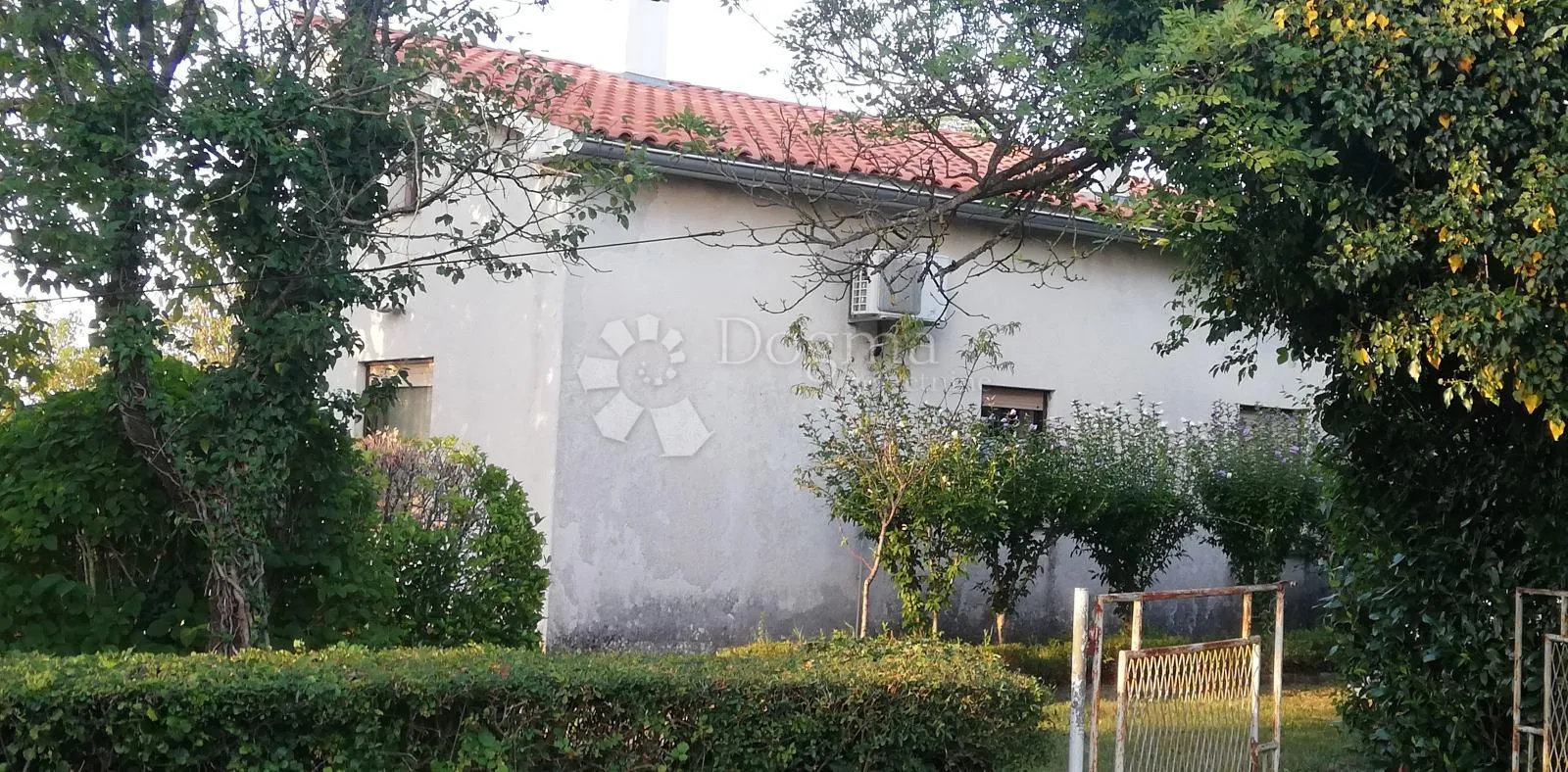 kuća s prostranom građevinskom parcelom – pazin - slika 15