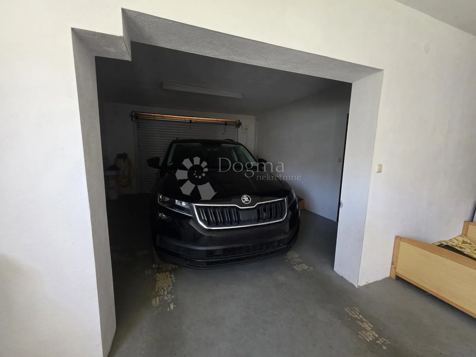 prodaja, kuća, velika jelsa, nkp 300 m2 sa okućnicom - slika 8