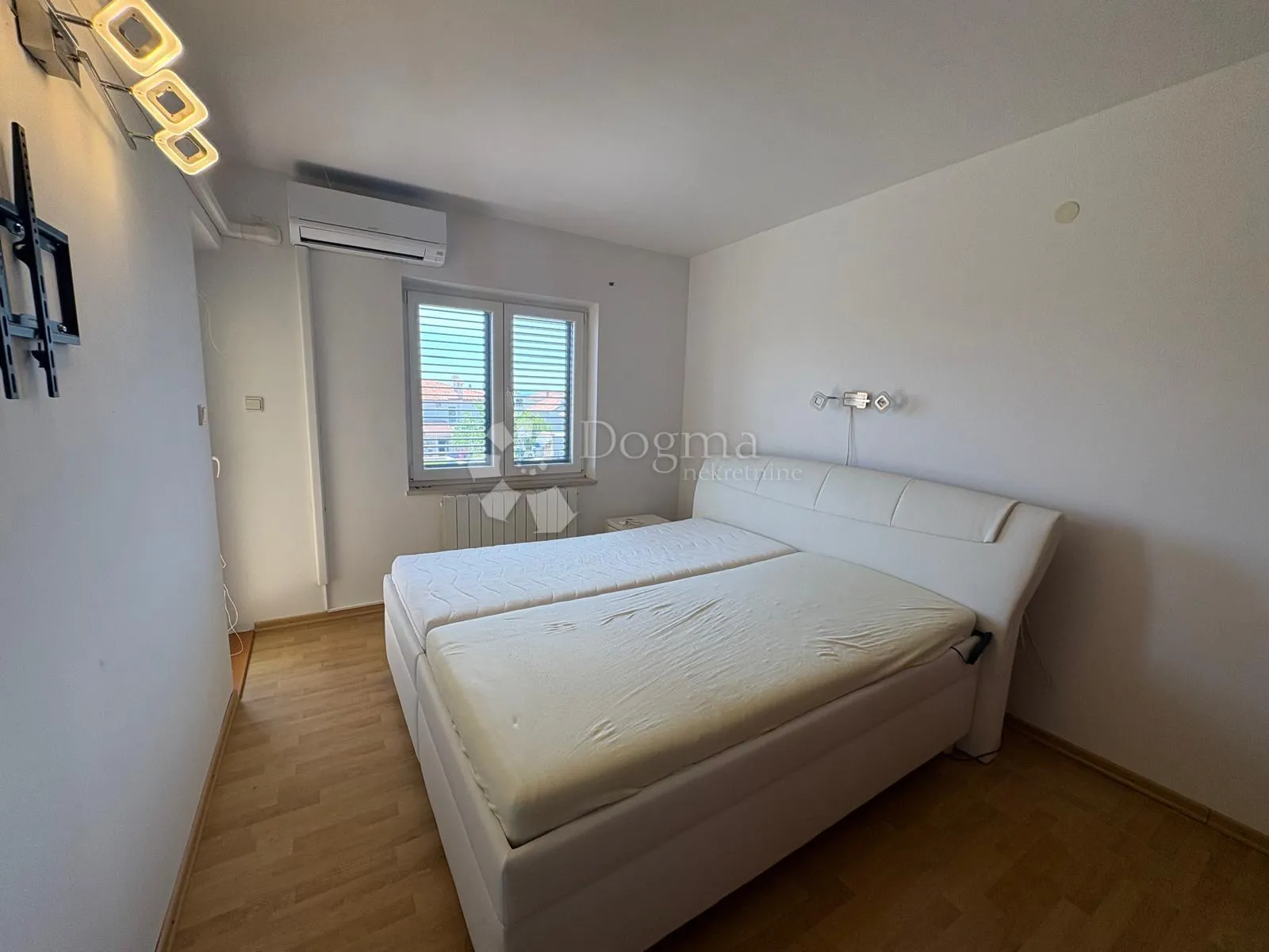 grad krk, kuća sa bazenom + investicijski teren - slika 27
