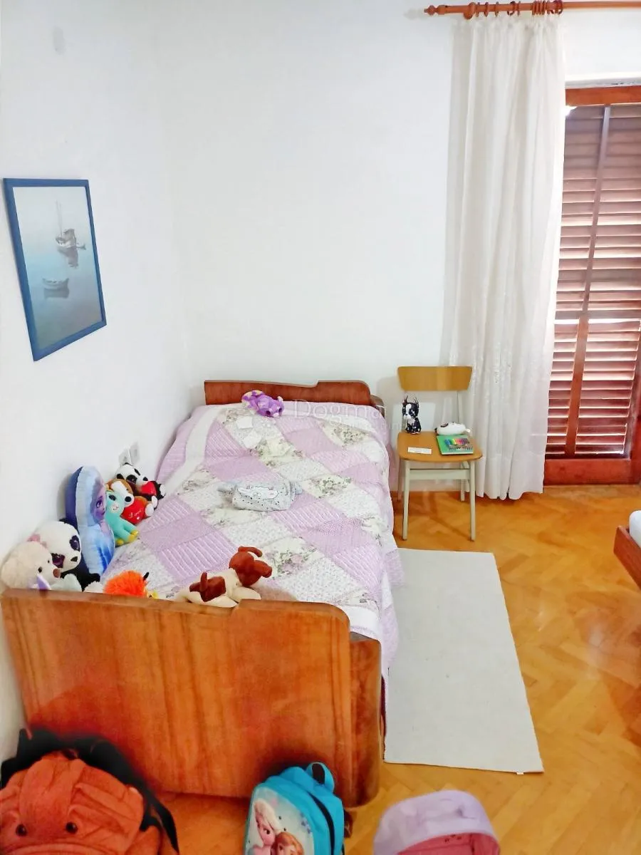 kuća sa dva stana i panoramskim pogledom - slika 11