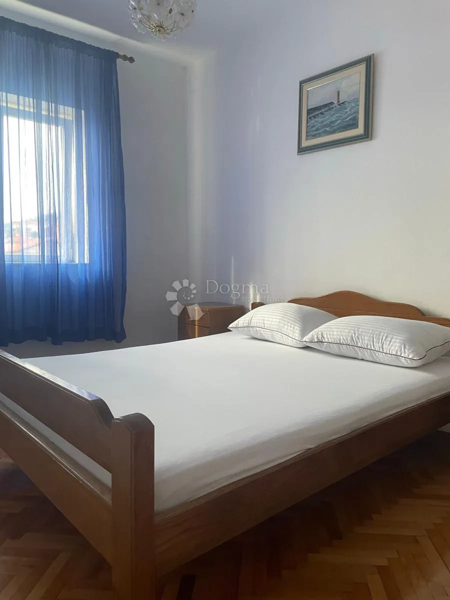 senj, kuća s dva stana i okućnicom. - slika 28