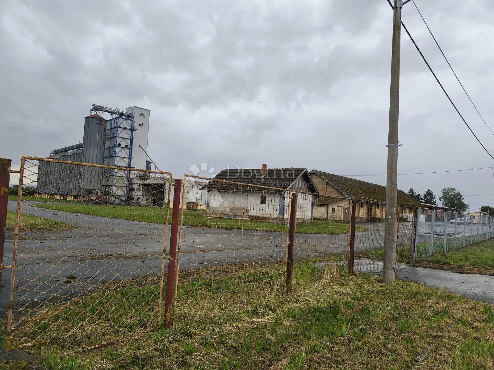 poslovno-industrijski kompleks za najam! - slika 9