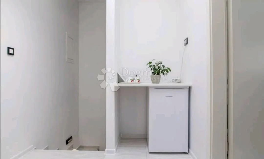 vodice - atraktivna kuća moderno namještena - slika 15