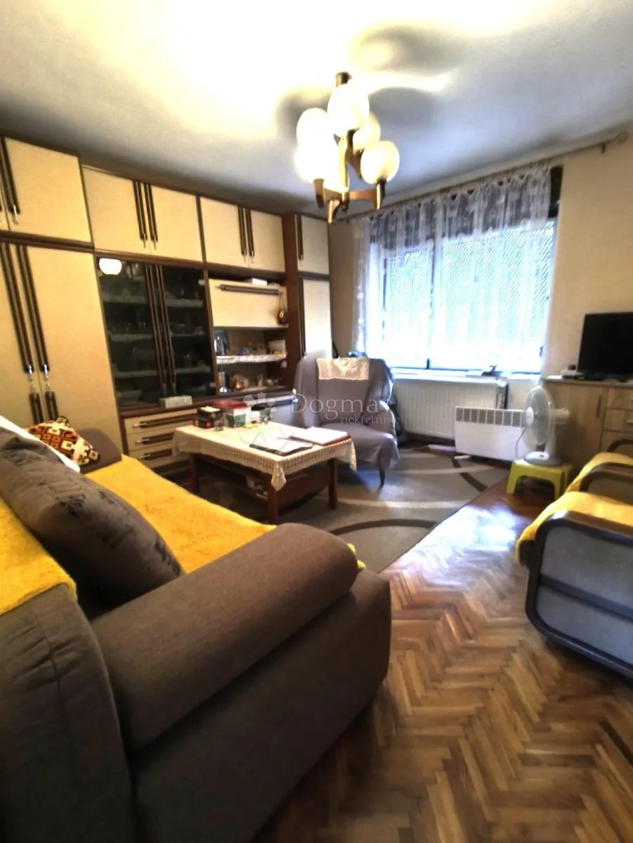 obiteljska katnica s dvorištem u donjem gradu - slika 12