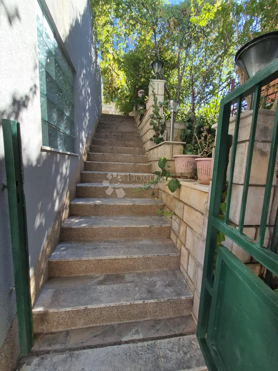 prostrana apartmanska kuća sa panoramskim pogledom na more - slika 5