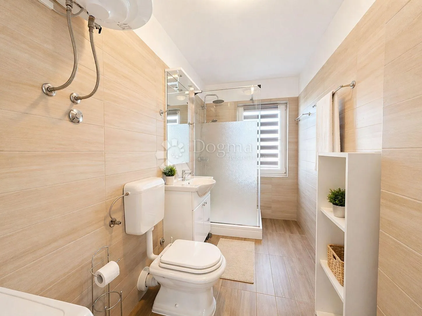 stan 130m2 - 2 stambene jedinice + terasa + parking - slika 6