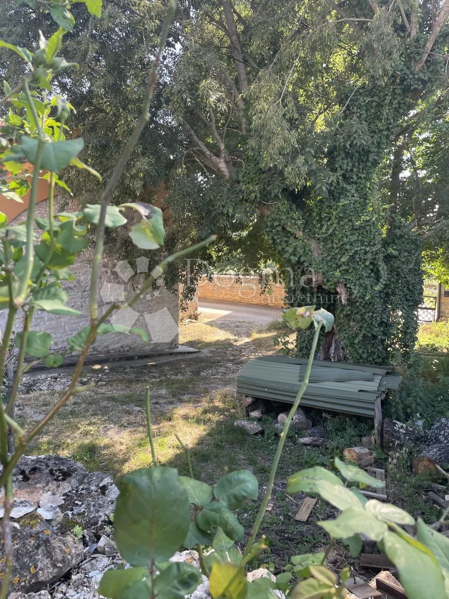krasna kamena kuća - slika 22