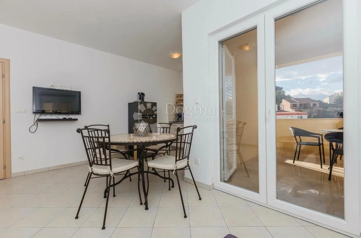 fantastična lokacija, dvojna kuća sa 3 apartmana samo 250 metara do plažena - slika 14