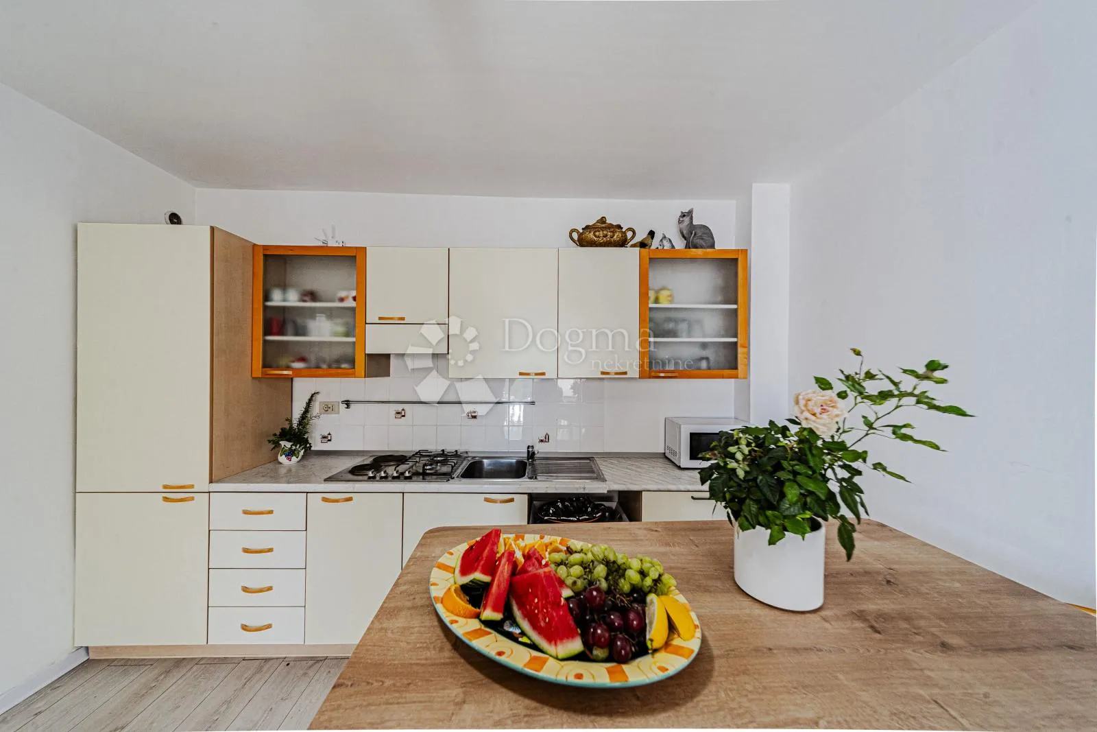 prvi red do mora: samoodrživa apartmanska vila s uhodanim poslovanjem – vela luka, korčula - slika 144