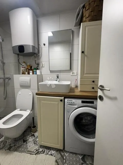 turnić-stilski uređen i potpuno opremljen,1s+db, 43 m2, visoko prizemlje - slika 26