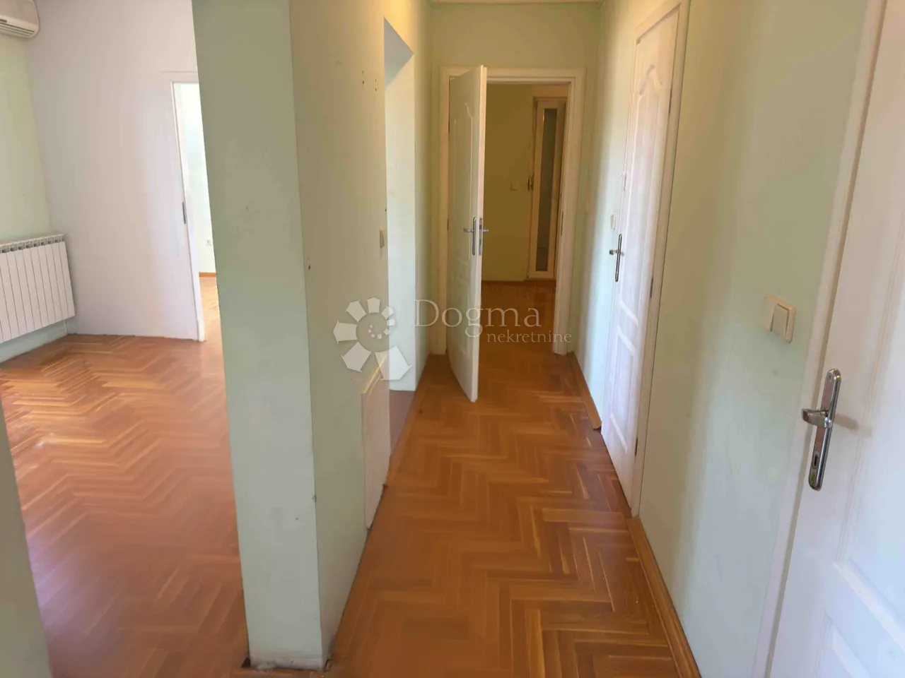 prilika! prostrani stan u puli 113 m2 - slika 3