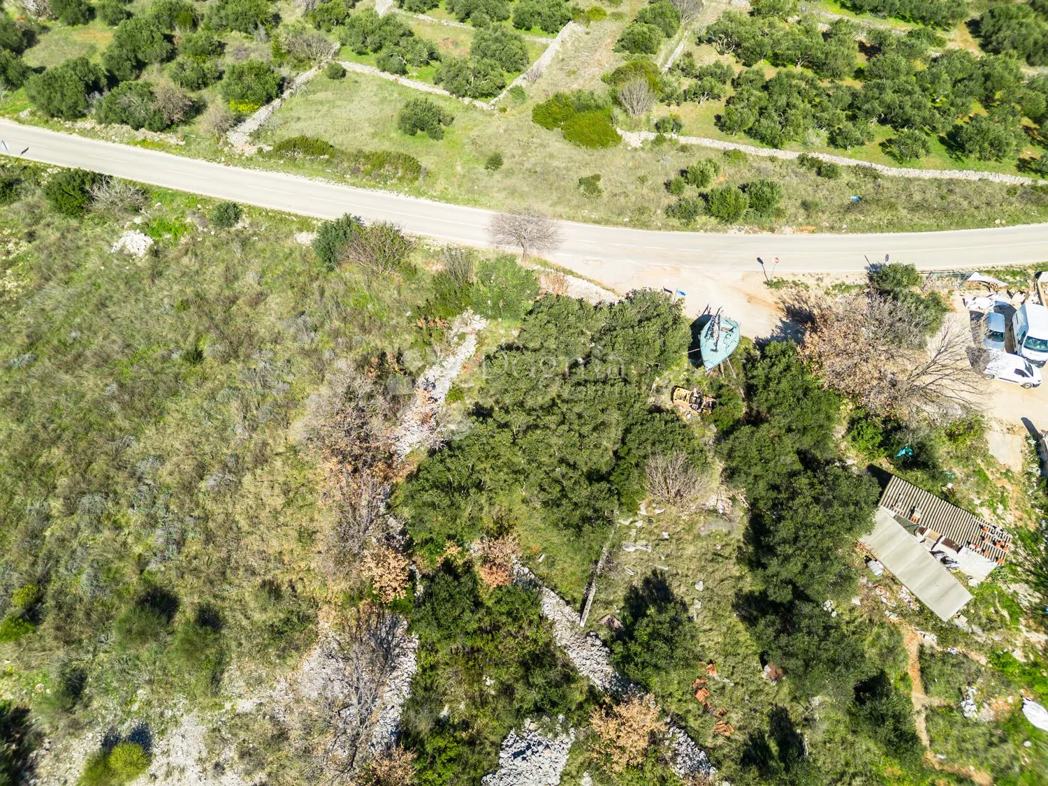 sunčana parcela s pogledom na more i crkvu - slika 13