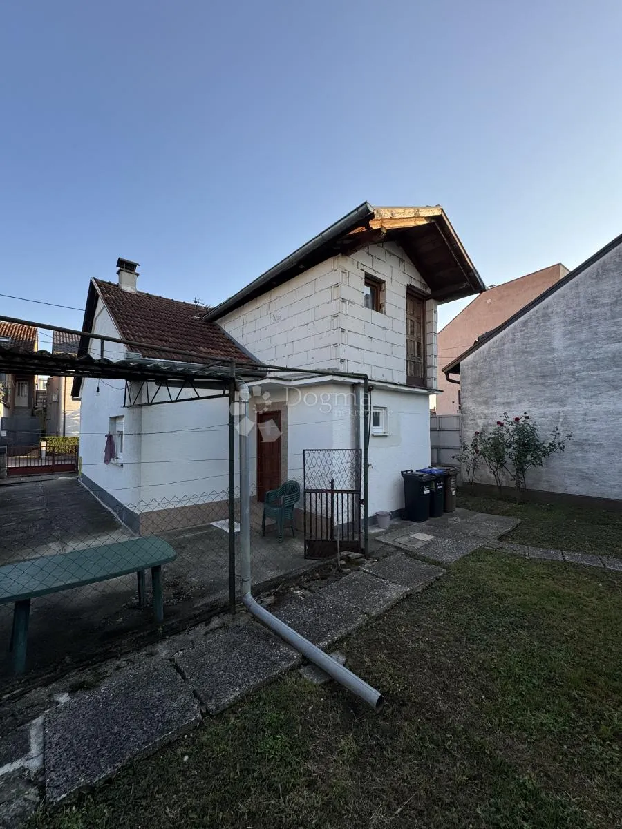 potencijal za gradnju nove kuće - 504 m2 - slika 24