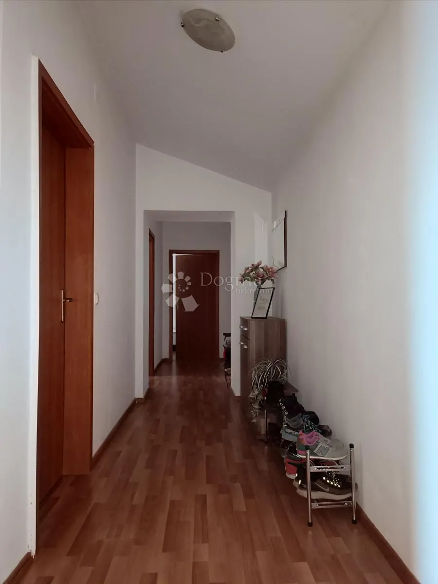 predivna kuća s bazenom - štokovci, svetvinčenat - slika 16