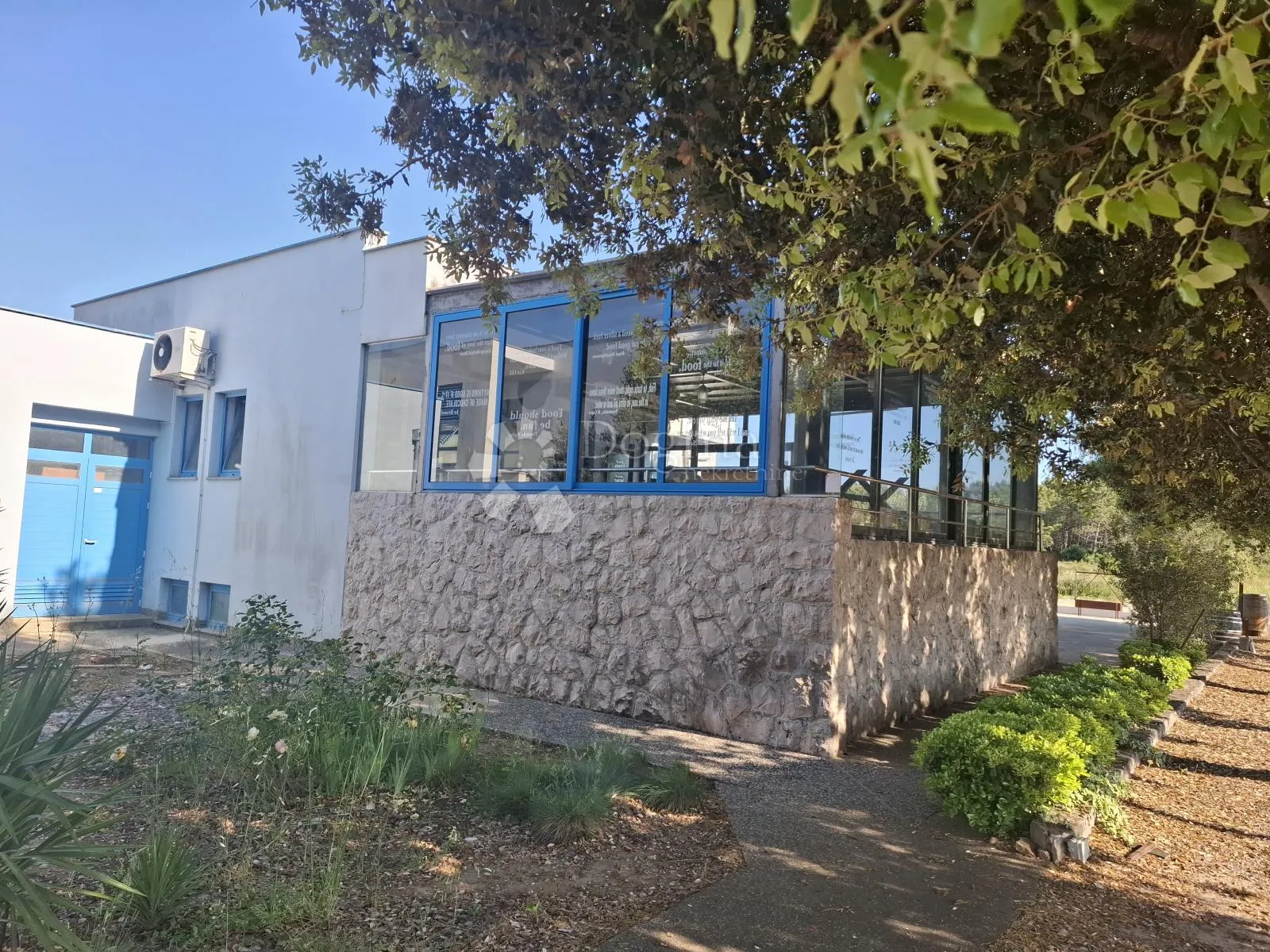 poslovni prostor s uhodanim restoranom na frekventnoj lokaciji - zaton - slika 2