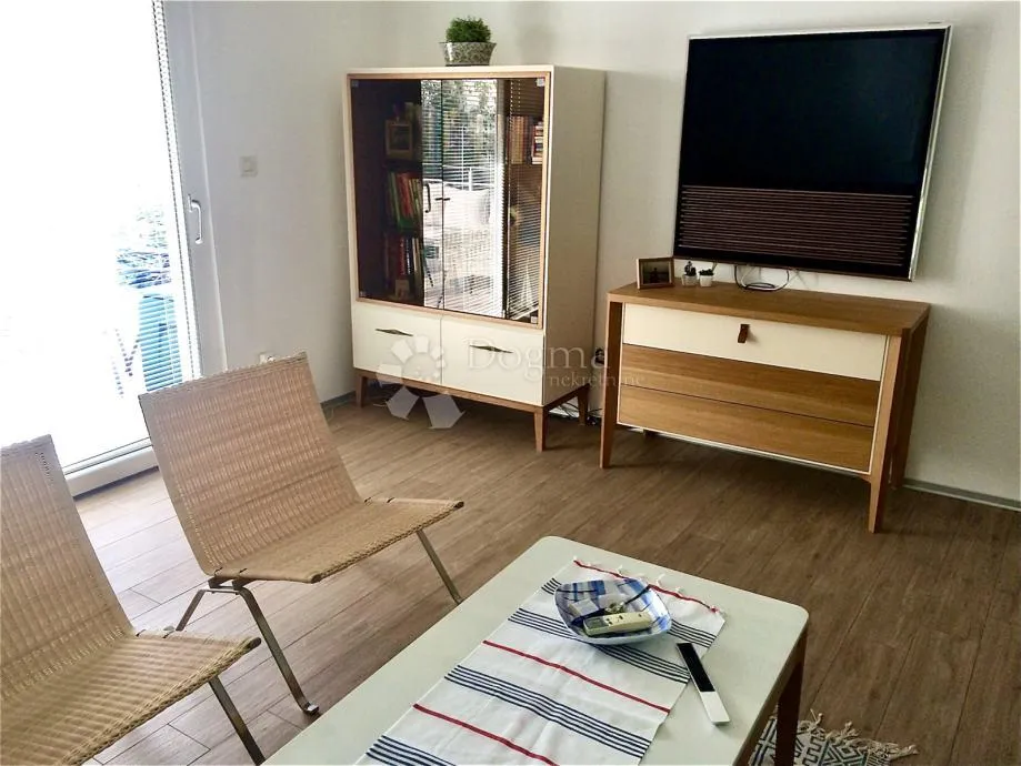 elegantna samostojeća kuća uz more – brodarica, šibenik - slika 5