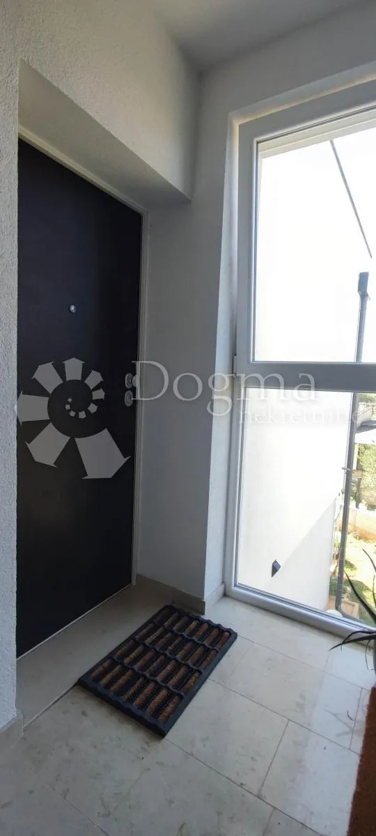 zadar, bokanjac - prostran stan u mirnom naselju - slika 25