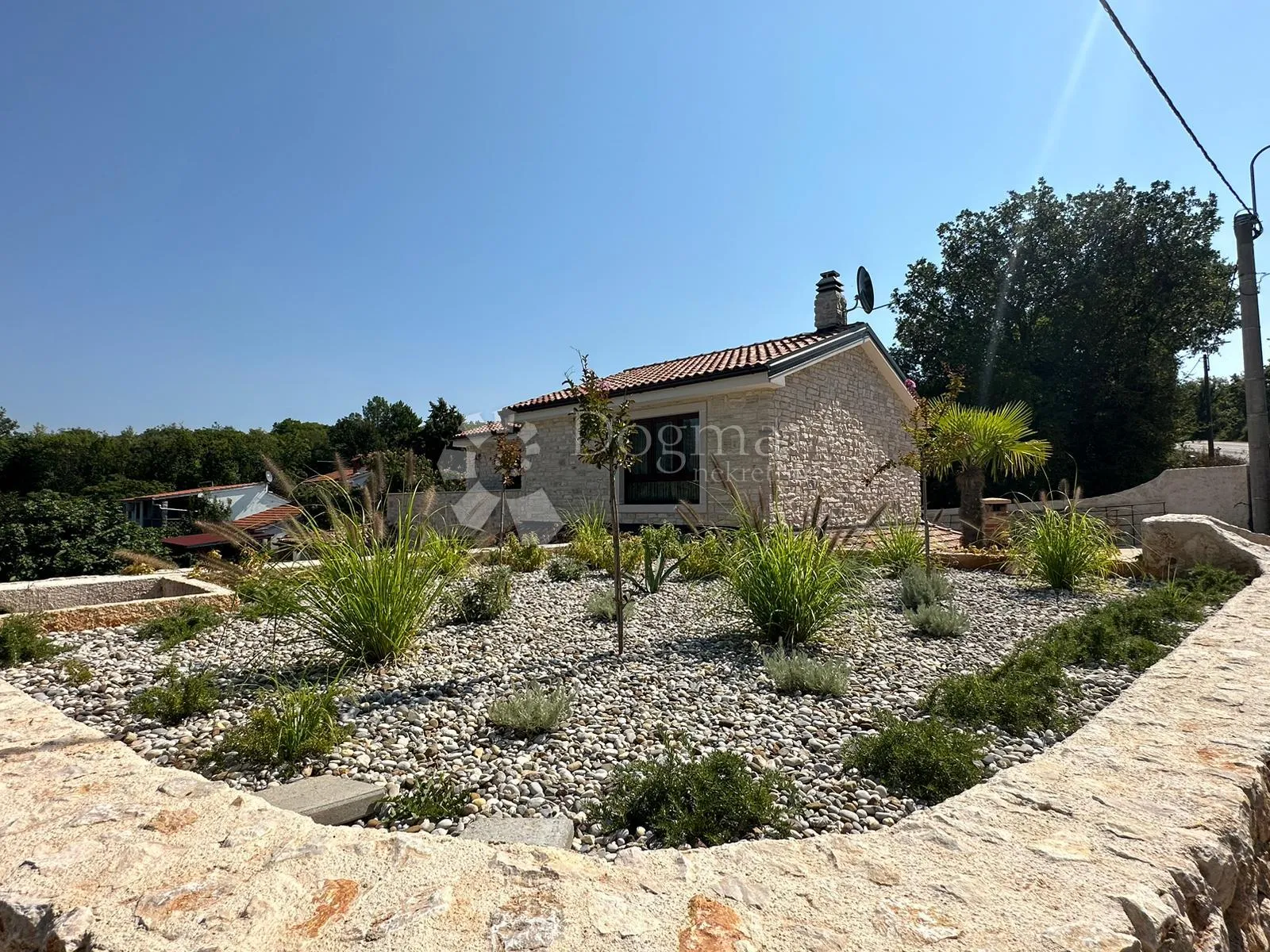otok krk - kamena vila s bazenom - slika 28