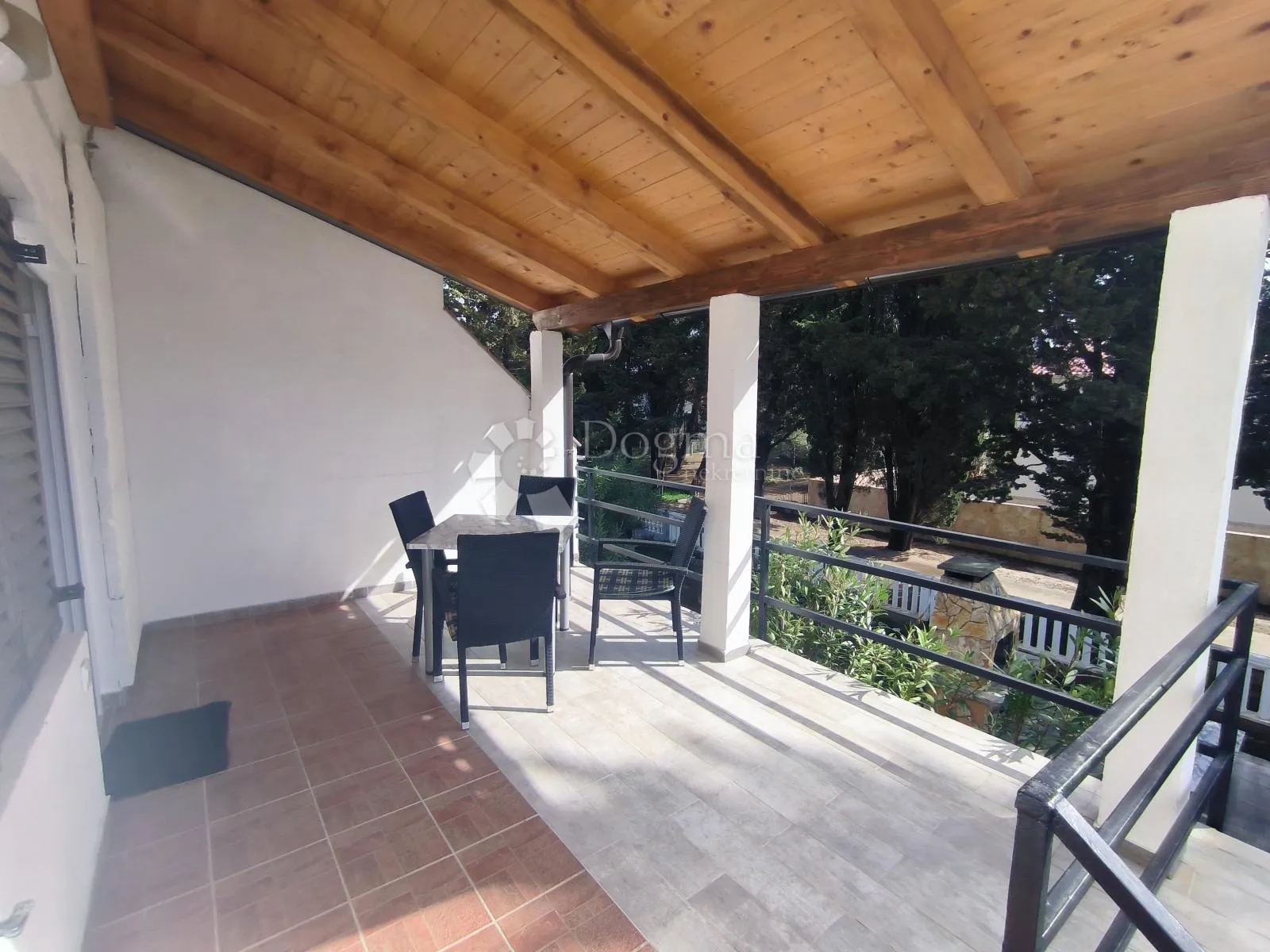 kuća sa 6 apartmana, sabunike-privlaka - slika 10