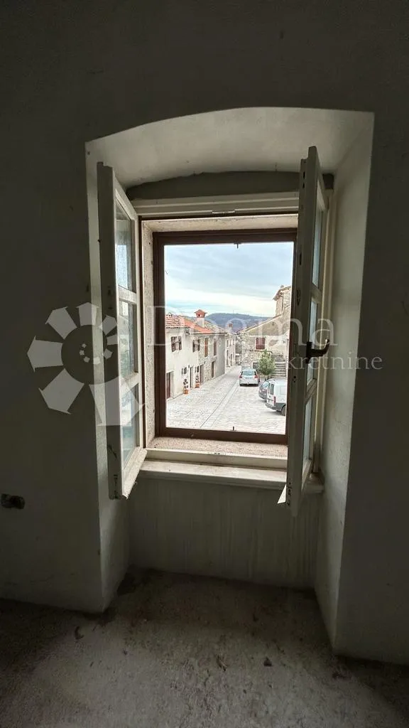 kuća u centru pićna - novi krov, fasada i instalacije - slika 10