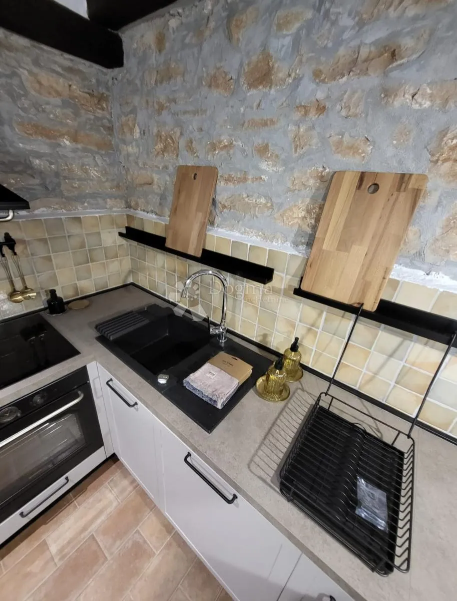 sveti lovreč, 3 kamene vile i dvor s bazenom - slika 6