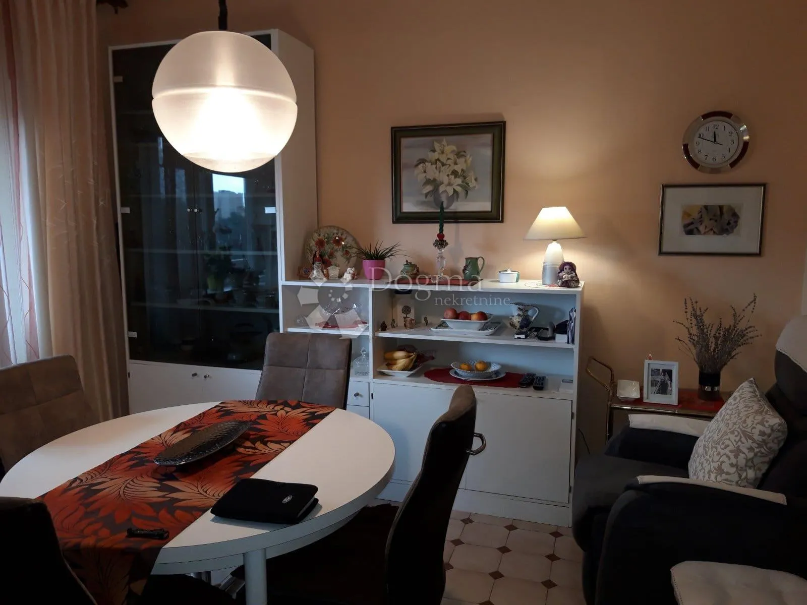 stan blizu strogog centra pule, 70m2 2. kat, parking osiguran - slika 8