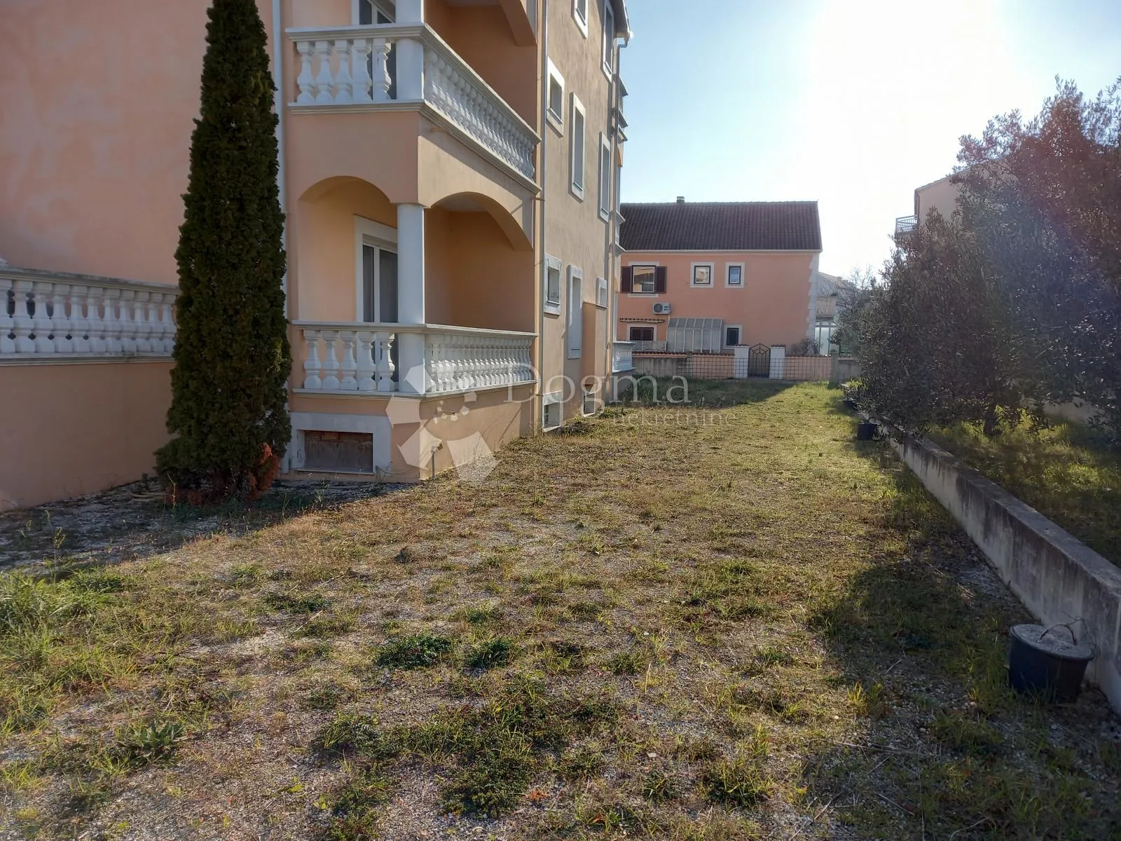vodice - kuća 800 m2 odlična prilika - slika 12