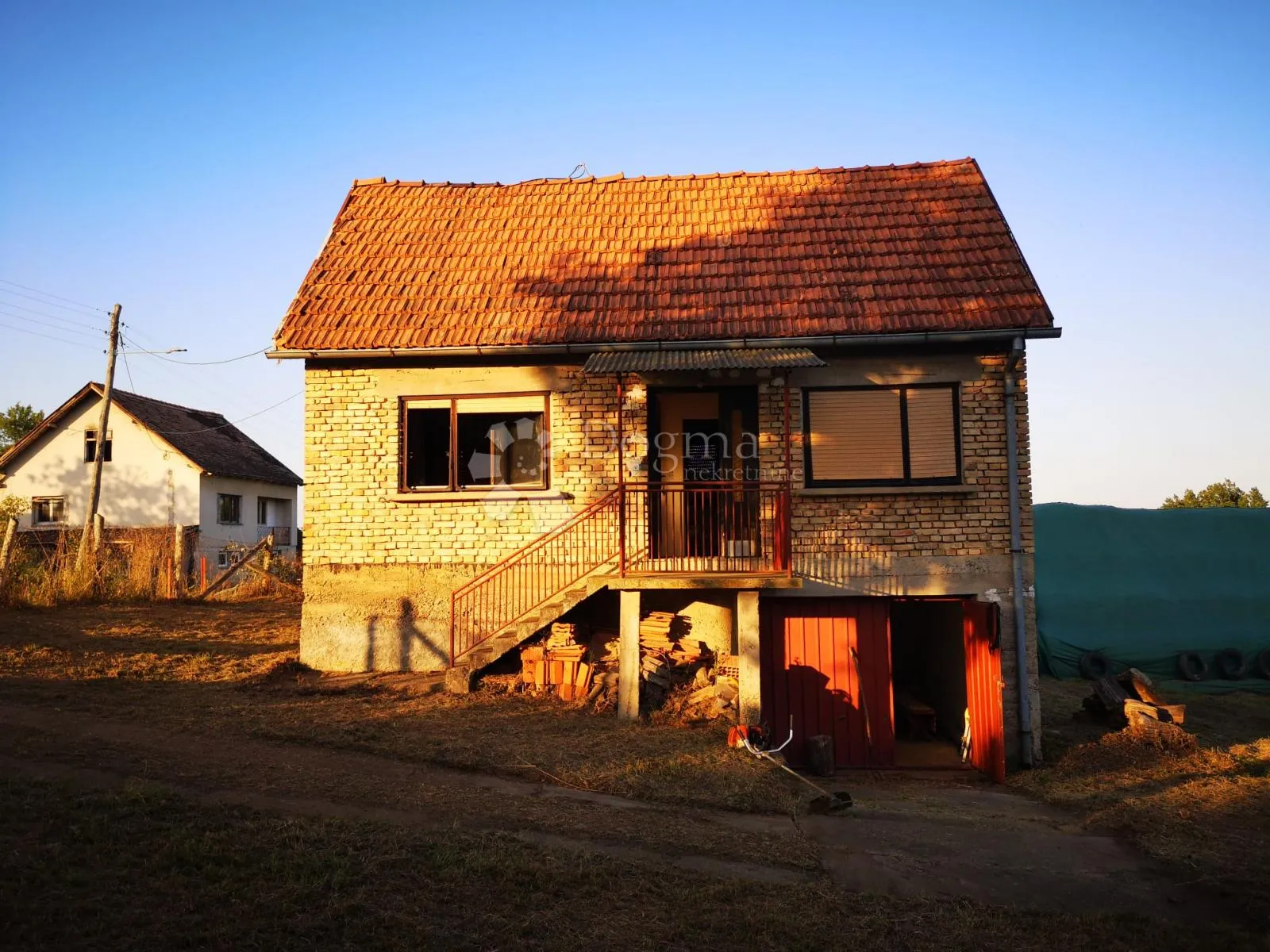 donji hrastovac- kuća sa velikim zemljištem - slika 2