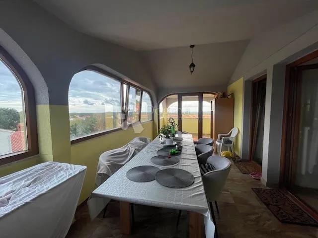 etaža kuće sa dva apartmana - slika 4