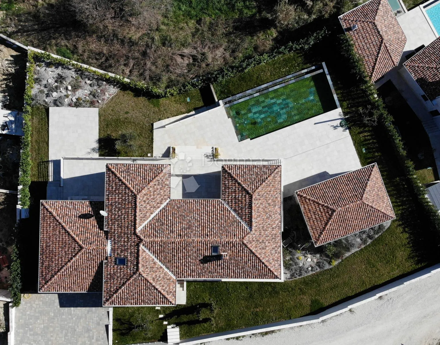prestižna vila u okolici poreča s 4 spavaće sobe i bazenom - slika 38